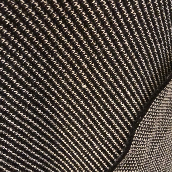 Made with ❤️ Comfy cross-front long sleeved tweed look sweater - Picture 4 of 10